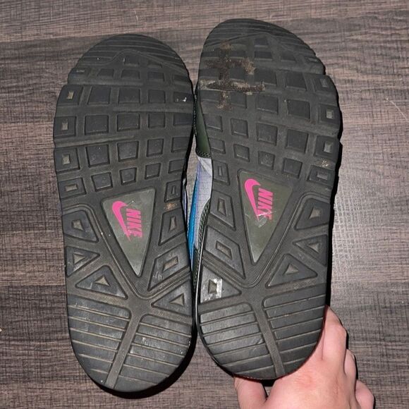 Nike Air Max Classics, size 9.5 - Picture 5 of 6